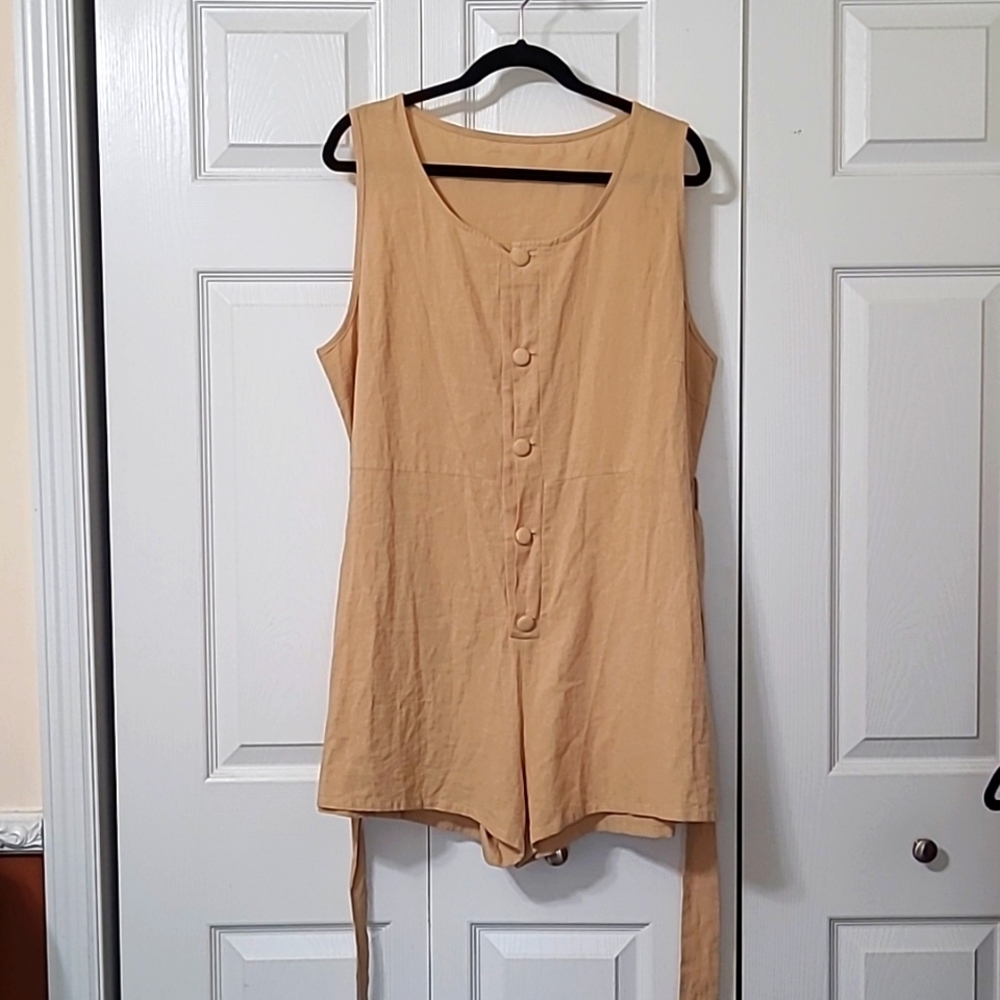 Tan Belted Shorts Romper, 2XL, Excellent Like New Condition